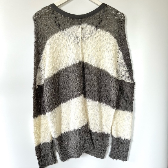 ELAN V-Neck Light Tunic Color-block Sweater - Picture 7 of 10